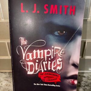 The Vampire Diaries Book - Black Cover